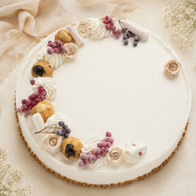 Carica l'immagine nel visualizzatore di Gallery, Torta di compleanno rotonda con chantilly choux e frutti decorativi
