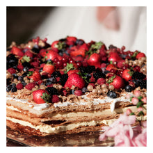 Carica l'immagine nel visualizzatore di Gallery, Millefoglie con crema e frutti rossi