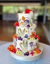 Carica l'immagine nel visualizzatore di Gallery, Torta di matrimonio su misura – preventivo da €4,50 a persona
