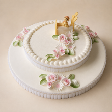 Carica l'immagine nel visualizzatore di Gallery, Torta per comunione o cresima con rose rosa margherite e decorazione religiosa
