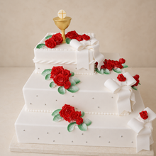 Carica l'immagine nel visualizzatore di Gallery, Torta per comunione o cresima a piani con rose rosse calice e pergamene
