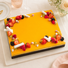 Carica l'immagine nel visualizzatore di Gallery, Torta di compleanno rettangolare esotica al mango e frutti rossi
