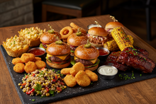 Carica l'immagine nel visualizzatore di Gallery, American Party – aperitivo in stile americano, foto indicativa

