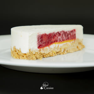 Emily, torta con mousse allo yogurt, cioccolato bianco e limone